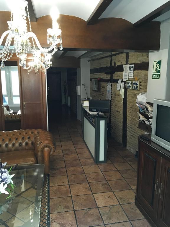 Pension La Redonda Logroño Exteriör bild