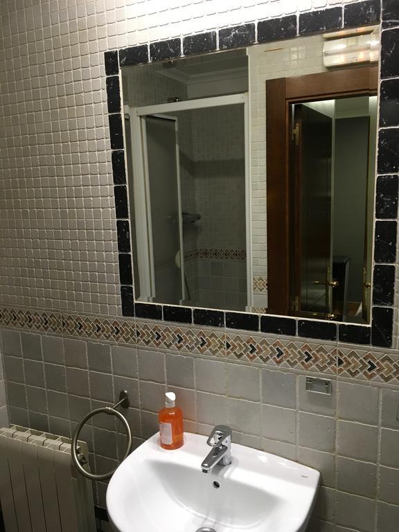 Pension La Redonda Logroño Exteriör bild