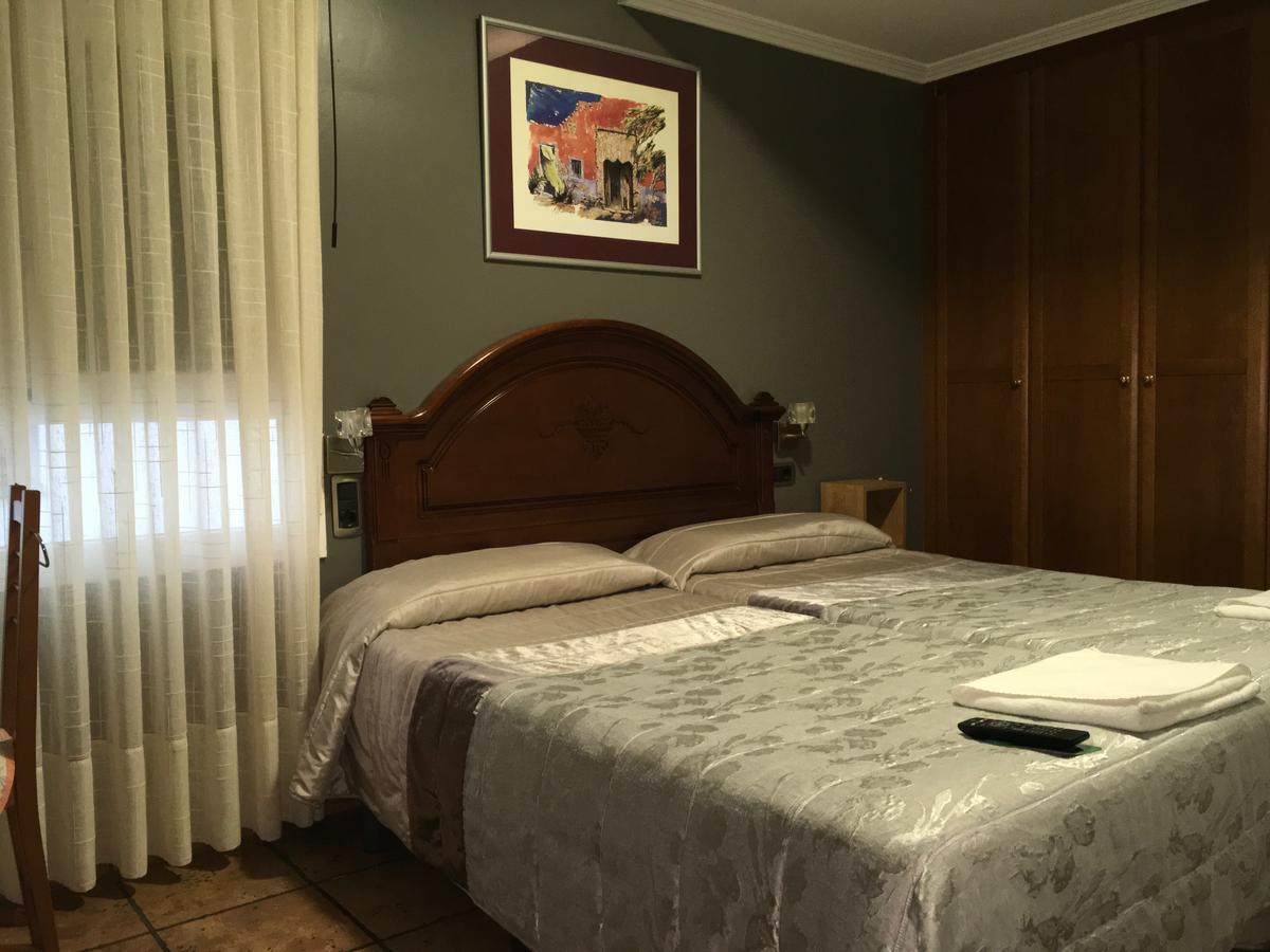 Pension La Redonda Logroño Exteriör bild